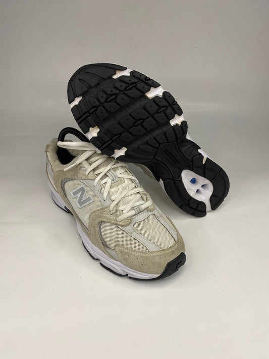 New Balance (UK6)