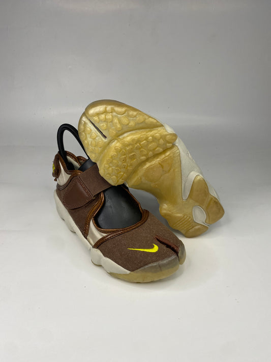 Nike Rift (UK3.5)