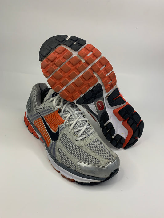 Nike Vomero 5 (UK9.5)